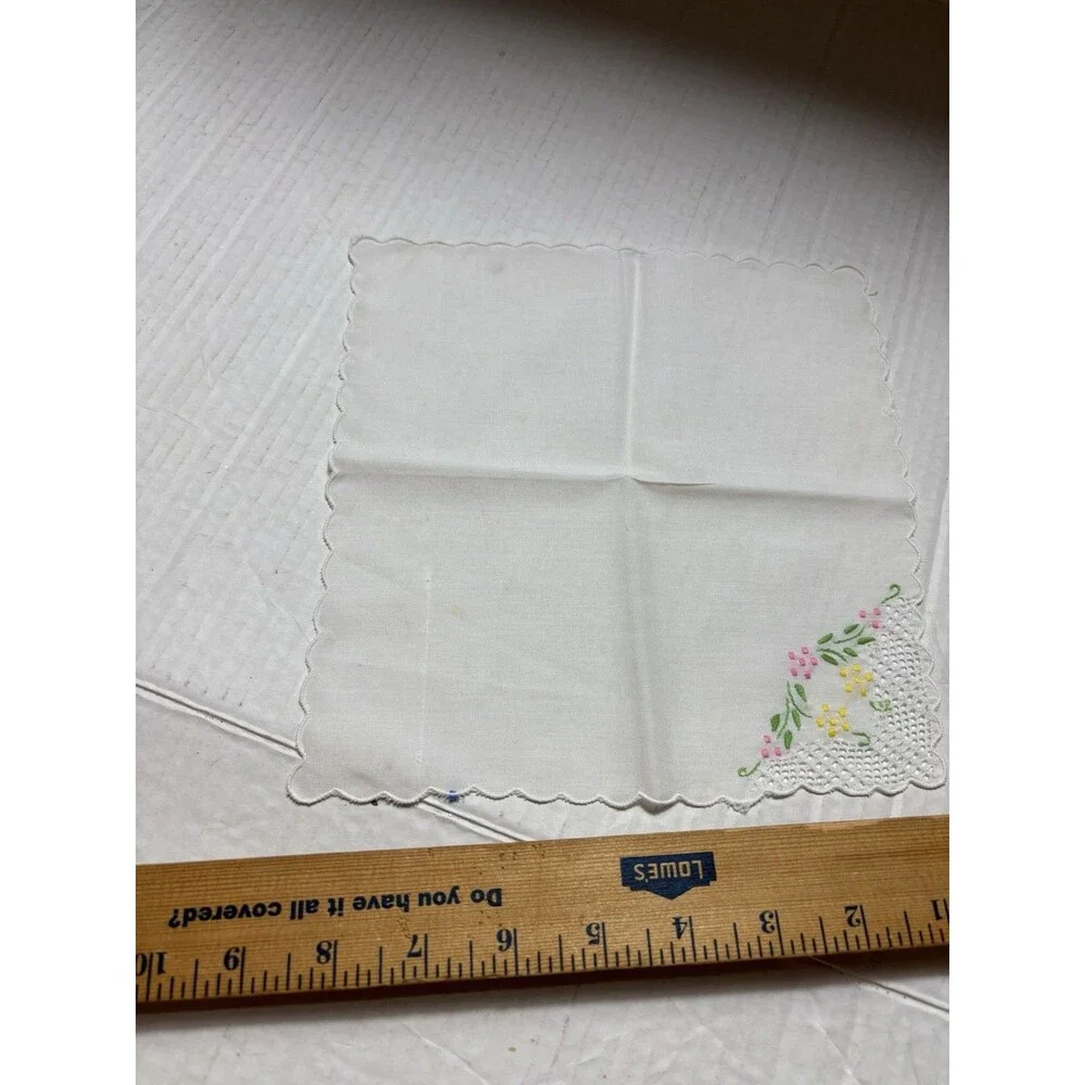 Vintage Embroidered Napkins Set 18 Floral Lace Crochet Scalloped Edge